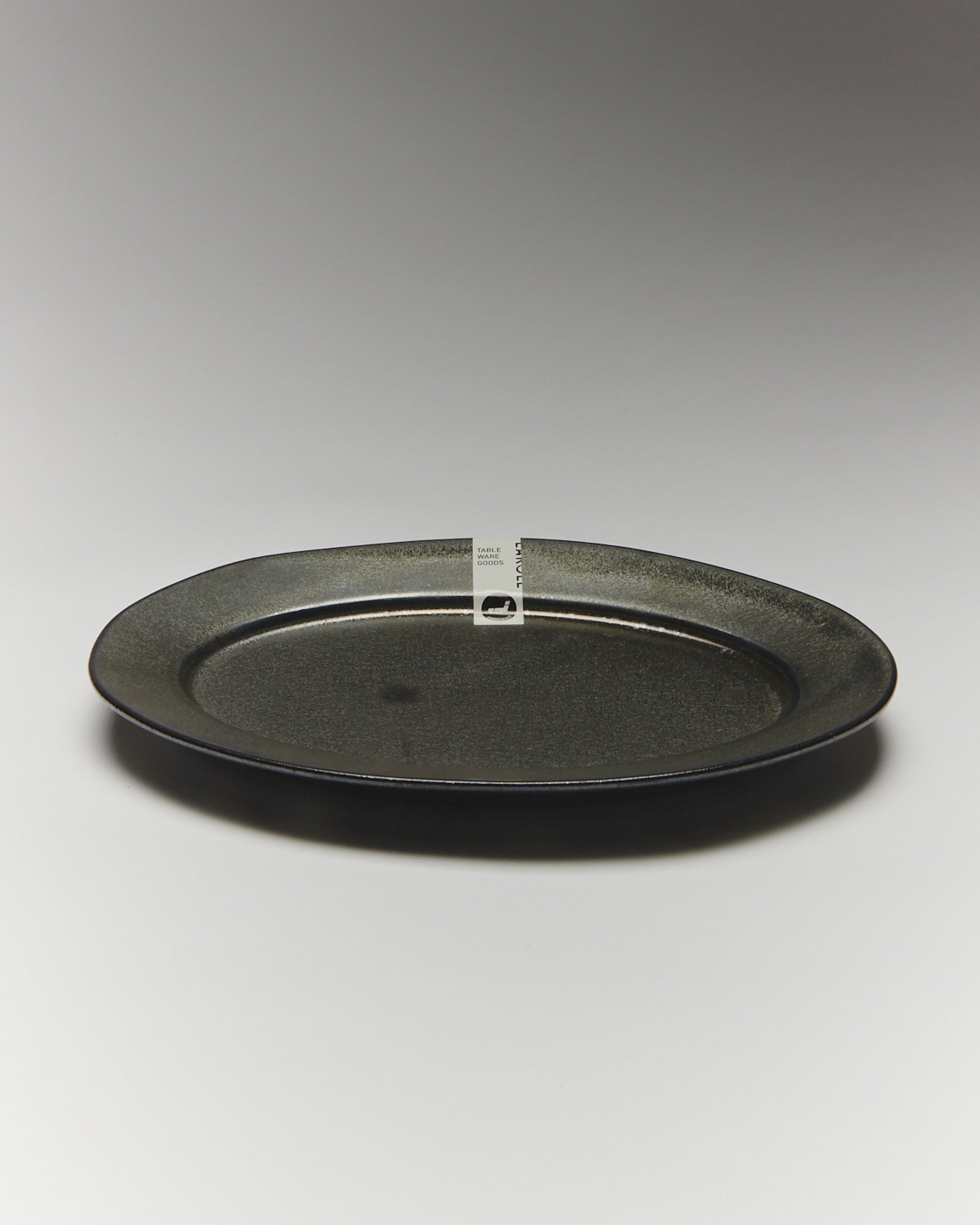 Deluxe Black Soil Oval Plate Medium (Set of 2)